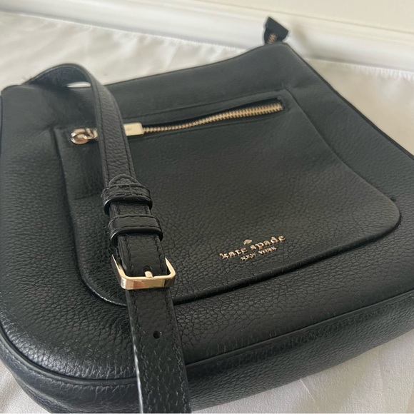 Kate Spade New York
LEILA TOP ZIP CROSSBODY Black Leather - Picture 16 of 16